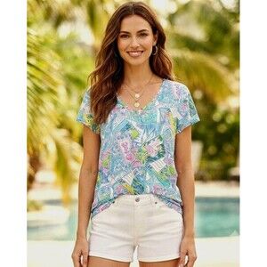 Lilly Pulitzer V-Neck T-Shirt Womens Medium Colorful Postcard Print Summer Beach